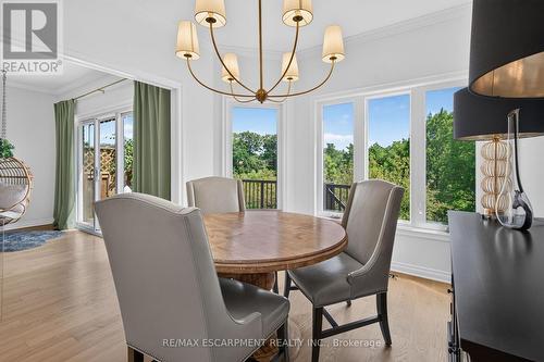 112 Fairwood Place W, Burlington, ON 