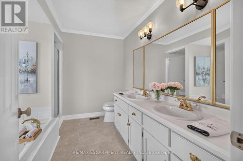 Primary 5-pc ensuite - 112 Fairwood Place W, Burlington, ON 