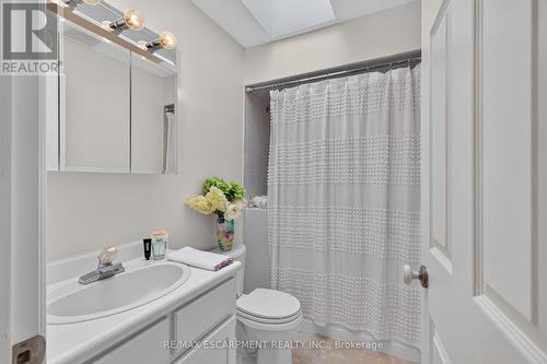ensuite with ensuite including a walk-in tub - 112 Fairwood Place W, Burlington, ON 
