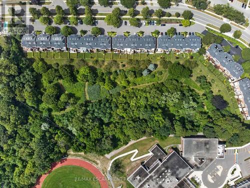 Private, enclosed green space w/ trails - 112 Fairwood Place W, Burlington, ON 