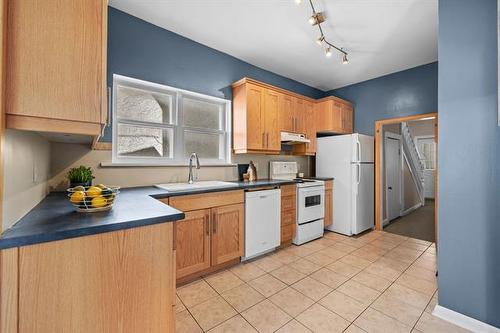 174 Cathedral Ave, Winnipeg, MB 