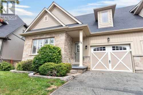 16 Rolling Lane, Hamilton, ON 