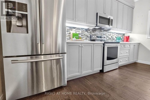 16 Rolling Lane, Hamilton, ON 