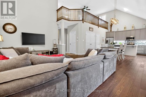 16 Rolling Lane, Hamilton, ON 