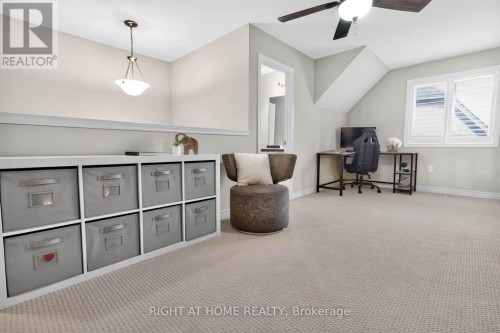 16 Rolling Lane, Hamilton, ON 