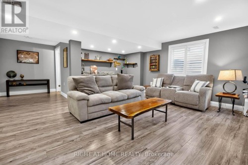 16 Rolling Lane, Hamilton, ON 