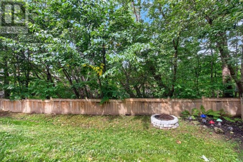 16 Rolling Lane, Hamilton, ON 