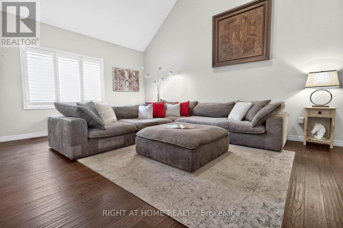 16 Rolling Lane, Hamilton, ON 