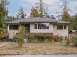 3945 Dawe Rd  Saanich, BC V8N 4H5