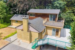 5349 Alderley Rd Saanich, BC V8Y 1X9