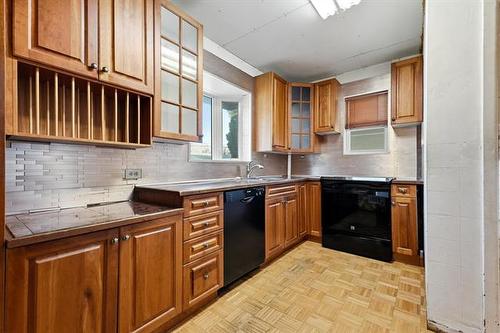 31 Avondale Rd, Winnipeg, MB 