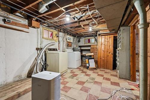 31 Avondale Rd, Winnipeg, MB 