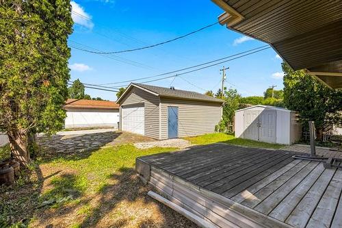 31 Avondale Rd, Winnipeg, MB 