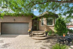 121 BARTLETT PRIVATE  Ottawa, ON K1V 2A9