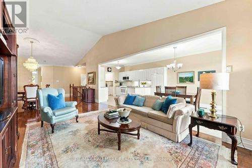 121 Bartlett Private, Ottawa, ON 