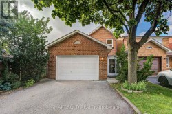 857 MESSENGER MEADOW DRIVE  Mississauga, ON L5C 3T1