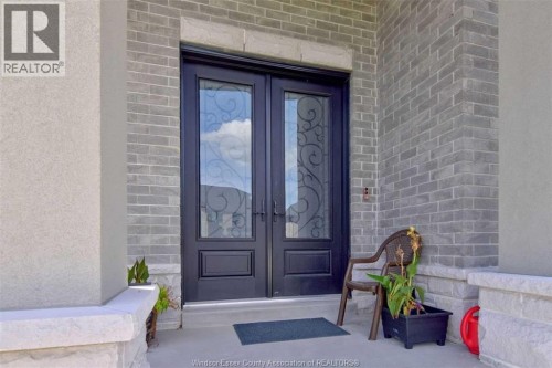 257 ARKONA COURT , Lakeshore, Ontario N8L 0T1 5