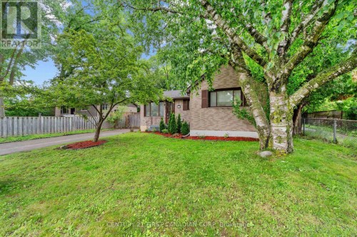 54 MANITOULIN DRIVE  London East (East O), ON N5W 1M4