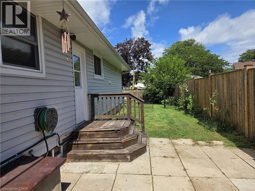 32 BIRCHPARK Drive Unit# Lower , Grimsby, Ontario L3M 4N1 2