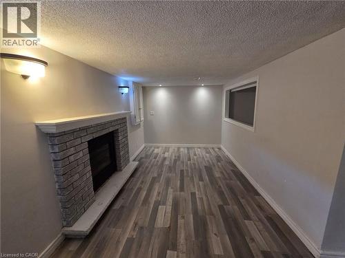 32 BIRCHPARK Drive Unit# Lower , Grimsby, Ontario L3M 4N1 4