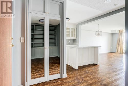 Custom closet doors in foyer - 509 - 17 Michael Power Place, Toronto, ON 