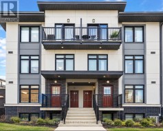 1 - 6 BICKNELL AVENUE  Toronto, ON M6M 0B4