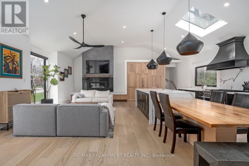 327 Goodram Drive, Burlington, ON 