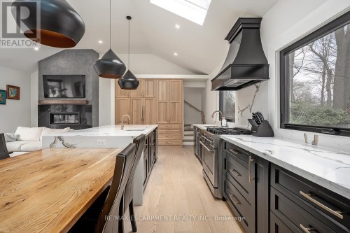 327 Goodram Drive, Burlington, ON 