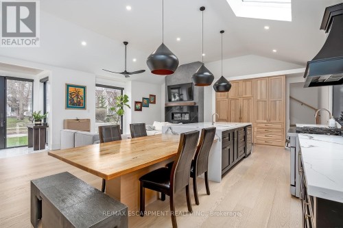 327 Goodram Drive, Burlington, ON 