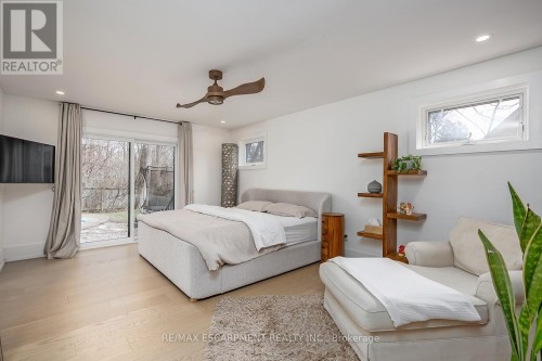 327 Goodram Drive, Burlington, ON 