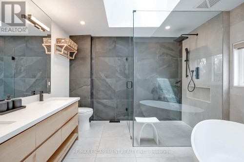 327 Goodram Drive, Burlington, ON 
