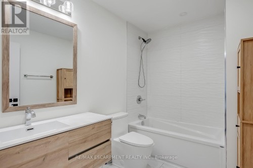 327 Goodram Drive, Burlington, ON 