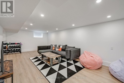 327 Goodram Drive, Burlington, ON 