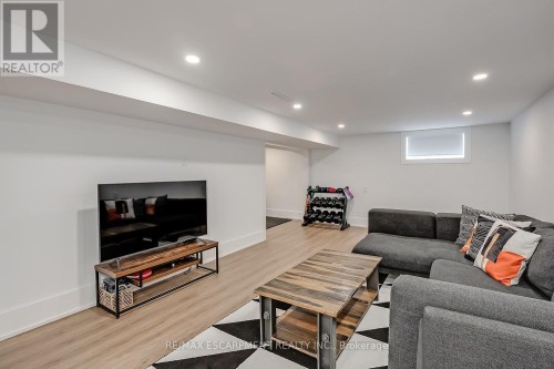 327 Goodram Drive, Burlington, ON 