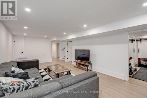 327 Goodram Drive, Burlington, ON 