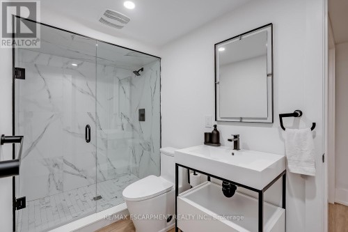 327 Goodram Drive, Burlington, ON 