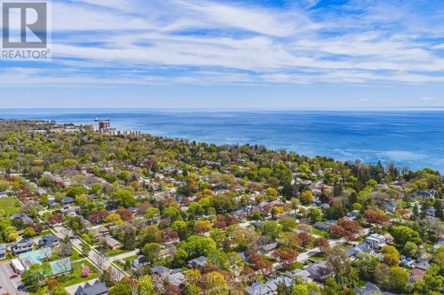 327 Goodram Drive, Burlington, ON 