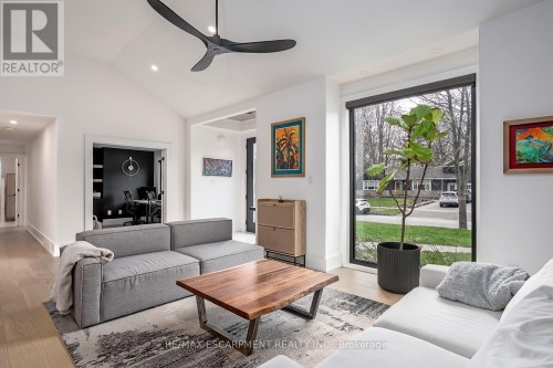 327 Goodram Drive, Burlington, ON 