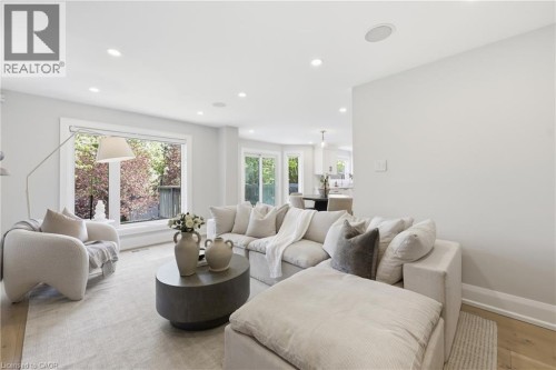 2029 Kempton Park Drive, Mississauga, ON 