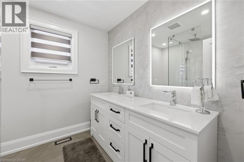 2029 Kempton Park Drive, Mississauga, ON 