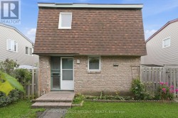 30 - 2057 JASMINE CRESCENT  Ottawa, ON K1J 7W2