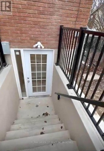 LWR-2B - 60 WAKELIN TERRACE , St. Catharines (Carlton/Bunting), Ontario L2M 4K9 3