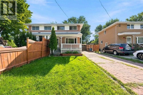 690 KEMBER AVENUE , Sarnia, Ontario N7S 2T1 3