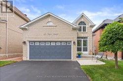 69 CHAPLIN CRESCENT  Halton Hills, ON L7G 5V6