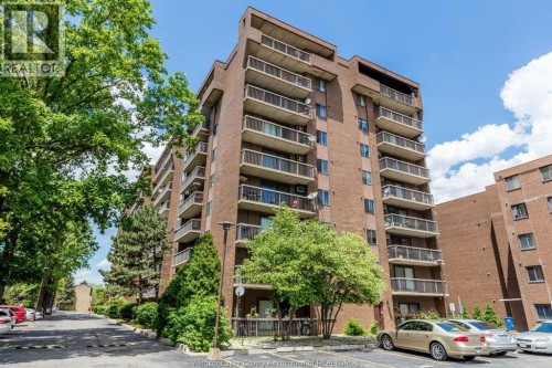 3936 WYANDOTTE STREET East Unit# 407  Windsor, ON N8Y 4V1