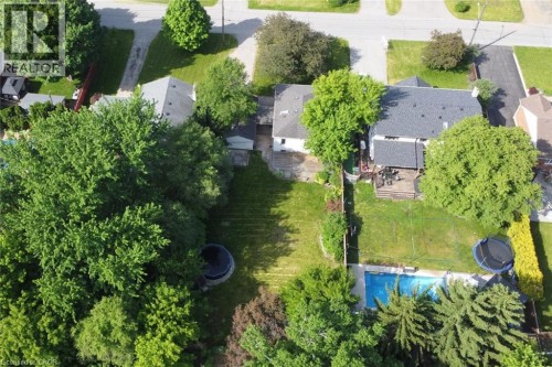 Expansive property featuring a large backyard. - 945 Glen View Avenue, Burlington, ON 