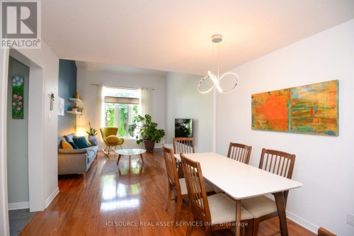 25 SADDLESMITH CIRCLE , Ottawa, Ontario K2M 2Y8 5