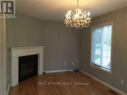 2 SILVER LINDEN DRIVE , Richmond Hill, Ontario L4B 4P4 3