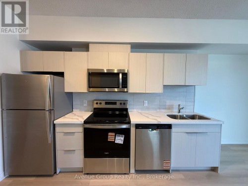 215 - 2825 JANE STREET , Toronto, Ontario M3N 0A8 2