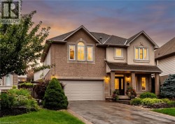 18 PELHAM Drive  Ancaster, ON L9K 1L4